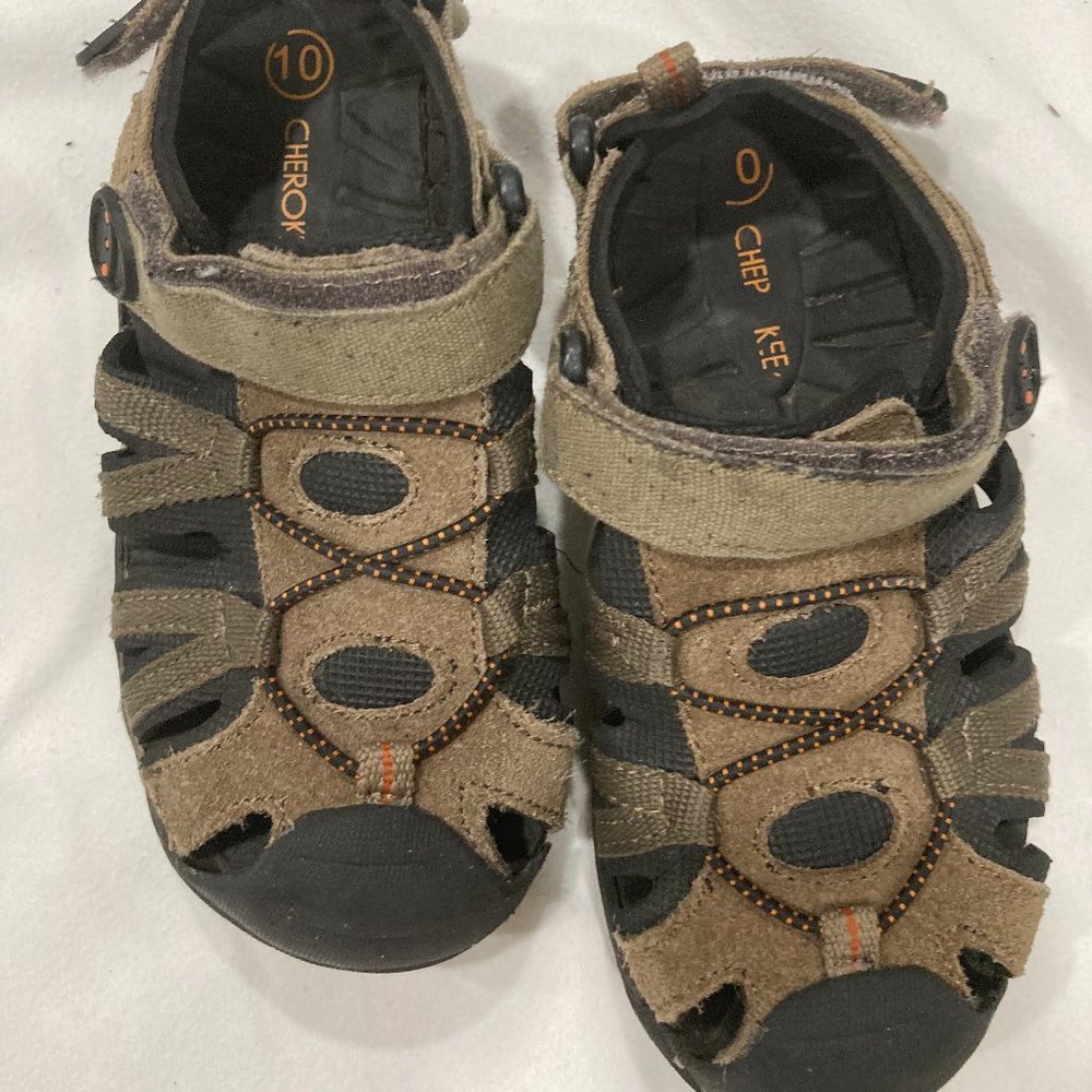Boys Cherokee shoes size‎ 10